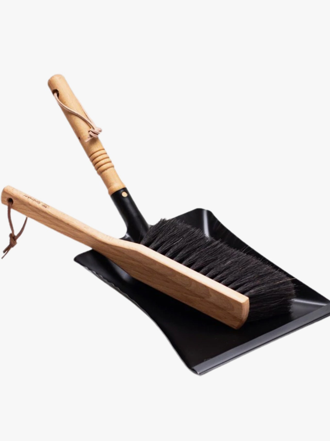 ربما تحتوي الصورة على: Tool و Hammer و Broom