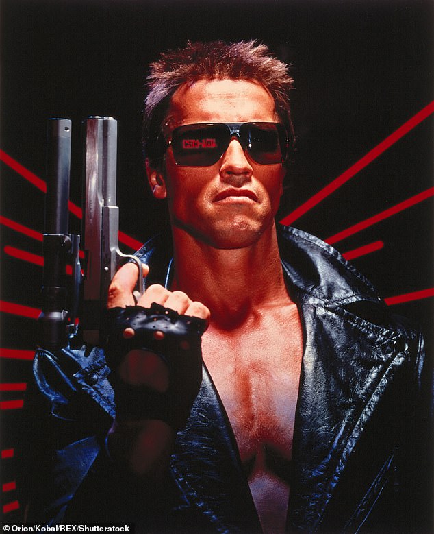 ها!  في فيلم The Terminator 1984 ، ظهر شخصية الممثل النمساوي T-800 ليقول: 