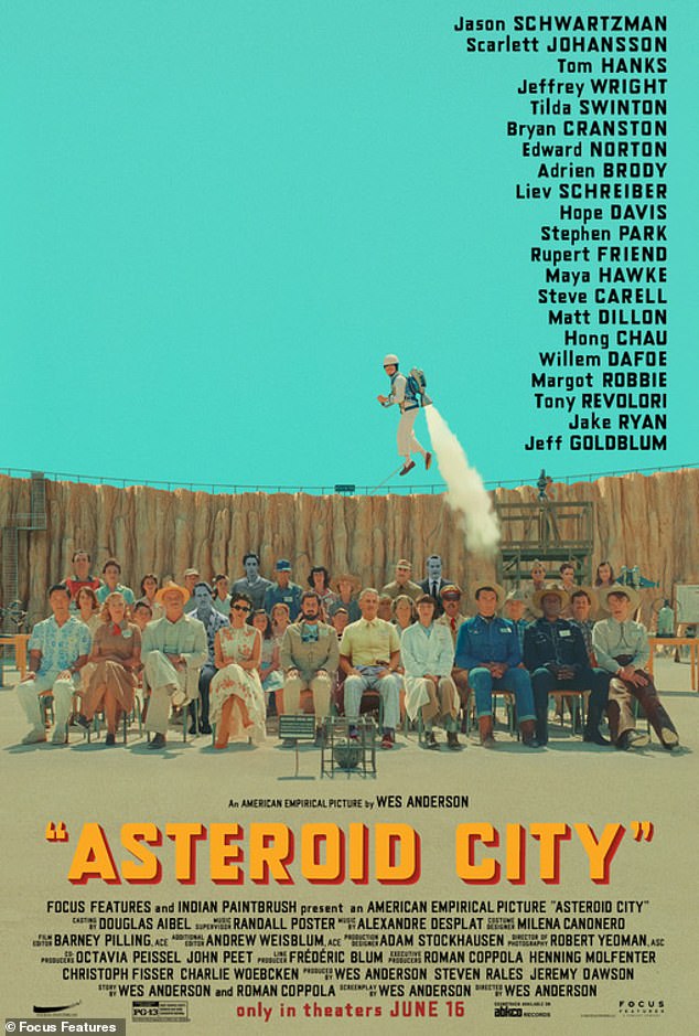 القصة: تدور أحداث فيلم Asteroid City في بلدة صحراوية خيالية في عام 1955 ، ويحكي قصة مؤتمر النجوم الشباب الذي تم تعطيله بشكل مذهل بسبب أحداث كونية غريبة ، وفقًا لموقع 92NY.