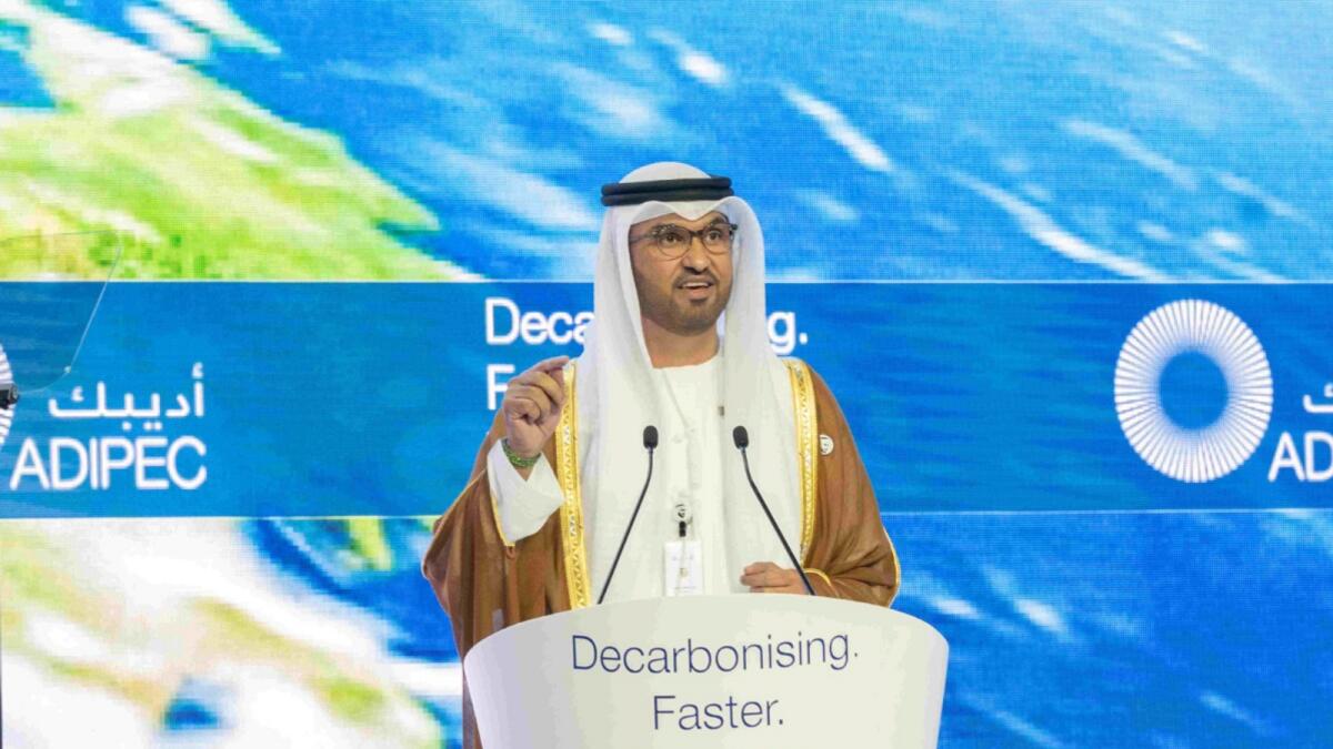 الدكتور سلطان بن أحمد الجابر يتحدث في افتتاح أديبك 2023. — وام