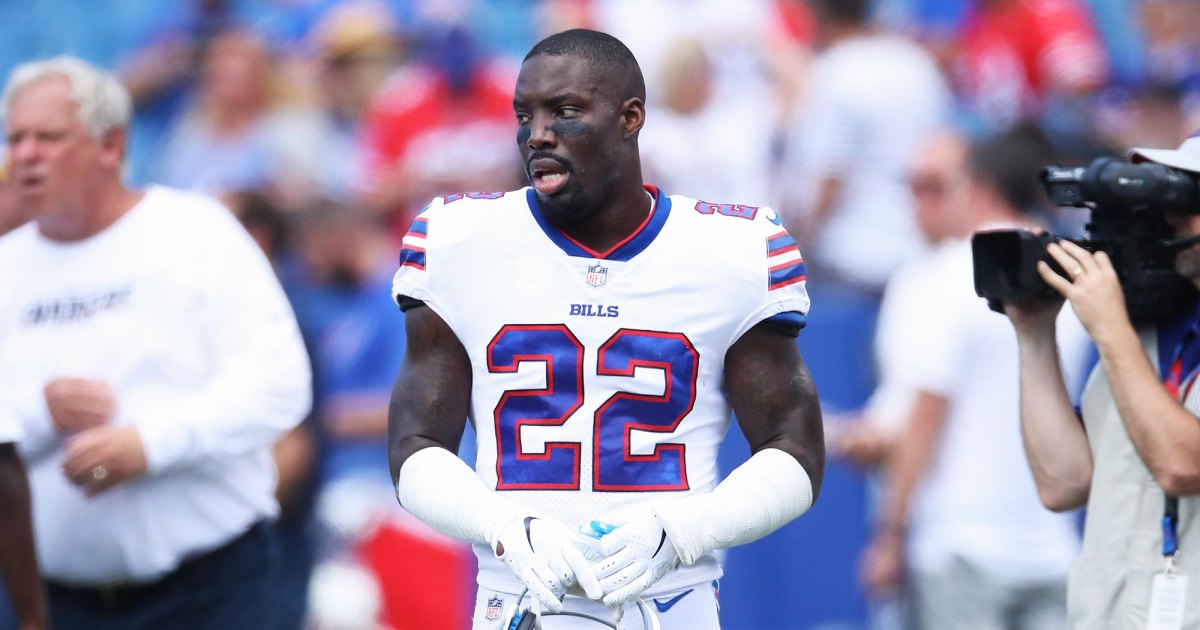 وفاة لاعب اتحاد كرة القدم الأميركي السابق فونتاي ديفيس عن عمر يناهز 35 عاماً