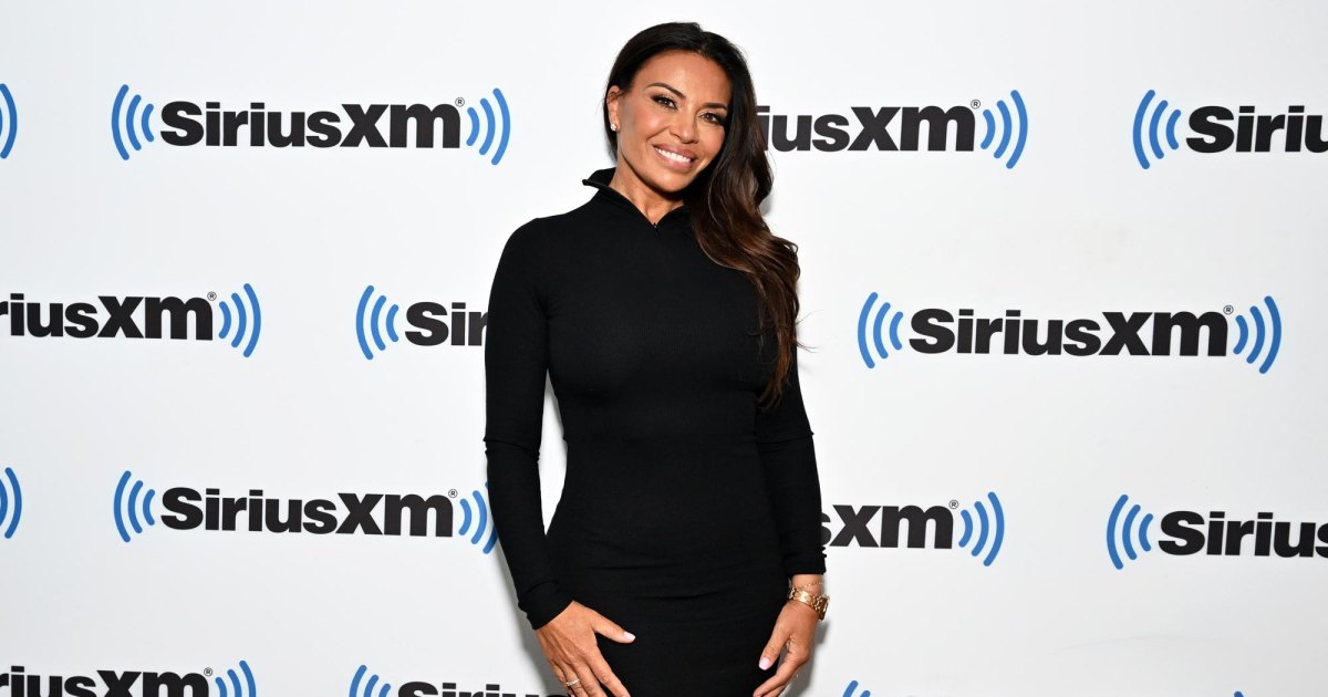 تقول RHONJs Dolores Catania أن صديقها Paulie Connell قريب جدًا من إنهاء طلاقه