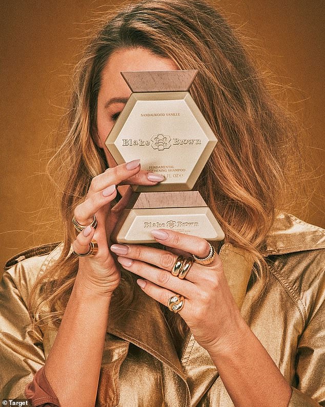 منذ دخولها إلى دائرة الضوء، كان شعرها الأشقر العسلي المميز دائمًا أحد أكثر سماتها التي يتم الحديث عنها