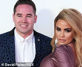 6. تزوجت كاتي من كيران بعد خمسة أسابيع فقط من المواعدة