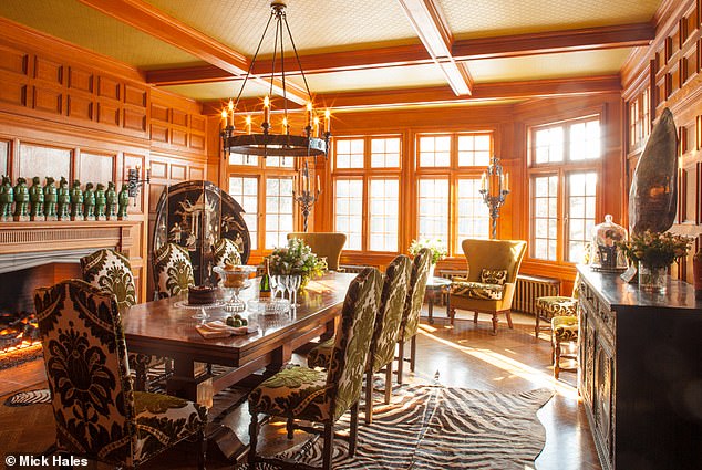 الآن، يقال إنها قد تشارك في بطولة مسلسل جديد بالكامل عن نفسها وطاقم عملها الشاب في Bluestone Manor أثناء استضافة زوارها