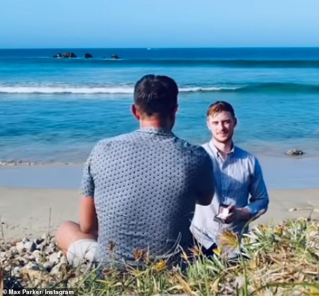 وأعلن ماكس عن خبر خطوبتهما في عام 2022، وكتب على إنستغرام: 