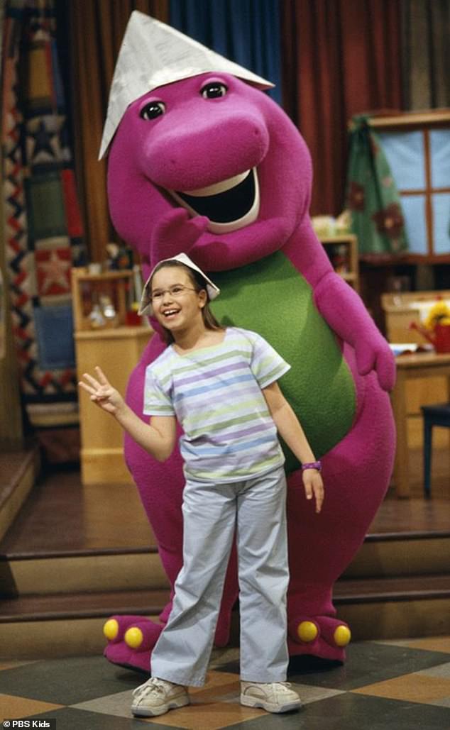 حصلت ديمي، البالغة من العمر 31 عامًا، على دورها الرائد في برنامج Barney & Friends (في الصورة) في سن الثامنة، وأصبحت شخصية على قناة ديزني بعد فترة وجيزة