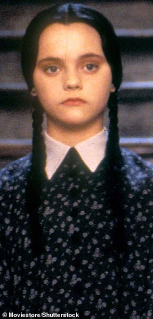تظهر هنا في فيلم Addams Family Values ​​لعام 1993،