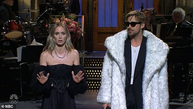 كما أعطت تايلور أيضًا رايان جوسلينج وإميلي ختم موافقتها بعد فترة ظهورهما في Saturday Night Live