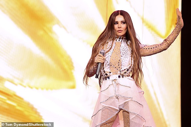 عرفت شيريل أنها تريد أن تكون فنانة منذ سن مبكرة وتركت المدرسة دون الحصول على شهادة الثانوية العامة.