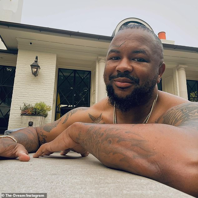 في يوم الجمعة، قدم محامو صناع الأغاني ردًا لرفض القضية، قائلين إن الادعاءات الدرامية هي مجرد 