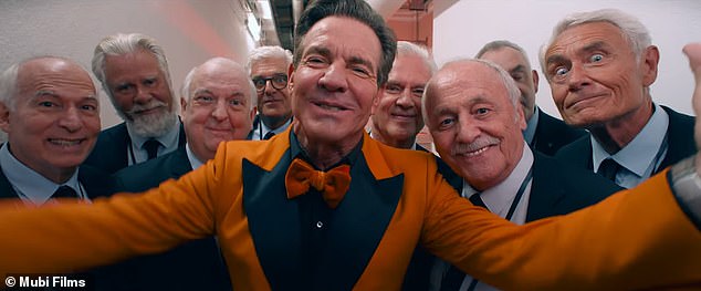 فازت المنتجة والكاتبة والمخرجة كورالي فارغيت بجائزة أفضل سيناريو في مهرجان كان السينمائي في 19 مايو عن فيلم Mubi النسوي الذي قام ببطولته أيضًا مارغريت كواللي ودينيس كويد (م)