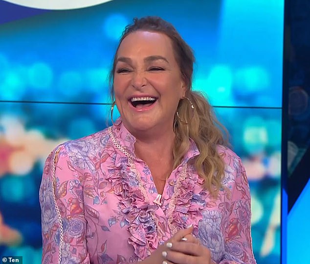 تستضيف لانجبروك حاليًا البودكاست الشهير The Buck Up إلى جانب المضيف المشارك ناث فالفو بعد ترك آخر عمل تجاري لها على الراديو على KIIS FM، The Pick Up، منذ عامين. وهي أيضًا عضوة منتظمة في لجنة تحكيم The Project على القناة العاشرة. (الصورة)