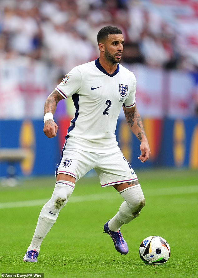 رحبت لورين بابنها كايرو، البالغ من العمر أربع سنوات، مع كايل (الصورة الشهر الماضي) أثناء استراحة من زوجته آني كيلنر في عام 2019، ثم أنجب ابنة، كينارا