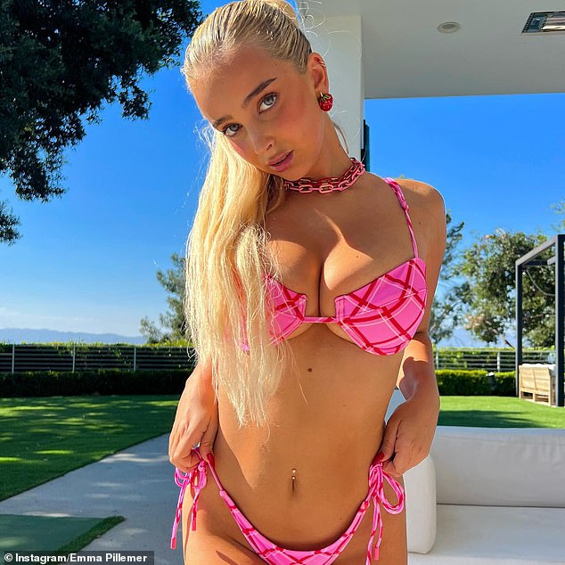 يبدو أن معظم أعضاء فريق التمثيل ليسوا من بوندي أو حتى من سيدني. في الصورة: إيما بيلمر، التي يُعتقد أنها العضو الوحيد في فريق التمثيل الذي نشأ في بوندي.