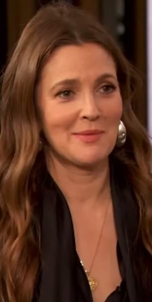 تم تصويرها هنا في حلقة حديثة من برنامجها الحواري النهاري