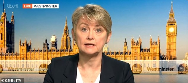 واجه إد، 57 عامًا، انتقادات منفصلة إلى جانب جي إم بي بسبب قراره بإجراء مقابلة مع زوجته، وزيرة الداخلية إيفايت كوبر (في الصورة) بشأن قضية أعمال الشغب على مستوى البلاد.