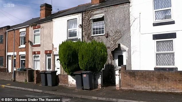 عندما عاد مارتيل وطاقم الفيلم، علقت قائلة: 