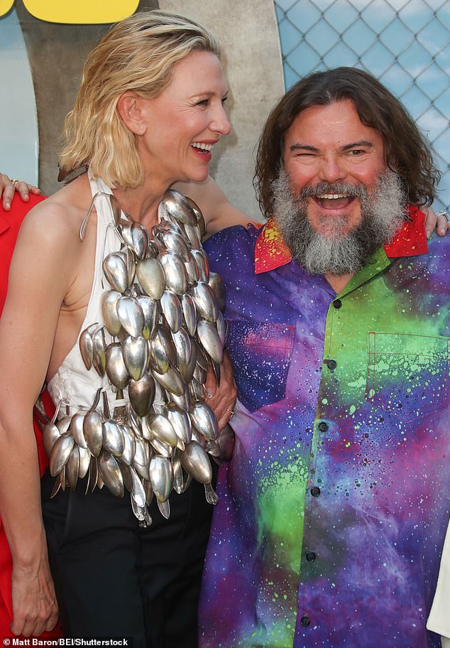 كما تشارك في بطولة Borderlands الممثلة الحائزة على جائزة الأوسكار مرتين كيت بلانشيت، والتي كان جاك يستمتع برفقتها في العرض الأول.