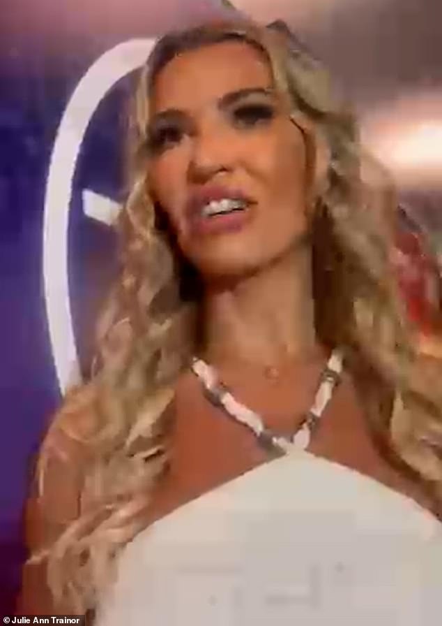 شاركت الأم لثلاثة أطفال أنها في حين ترى أن 