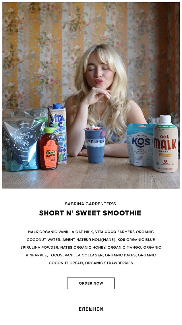 مسحوق السبيرولينا الأزرق العضوي من KOS يعطي المشروب لونه المشرق