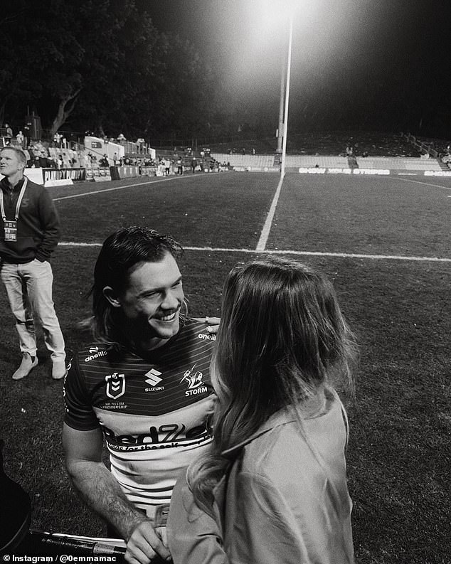 كانت نجمة وسائل التواصل الاجتماعي، التي جمعت جمهورًا متفاعلًا يزيد عن 850 ألفًا منذ مارس 2023، أكثر مباشرة بشأن وضع علامة على علاقتها مع لاعب كرة القدم