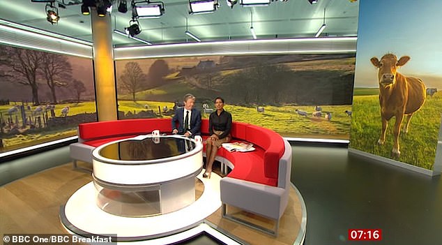 ثم حاول تشارلي، زميل ناغا في البطولة، تهدئة الأمور عندما التفت إلى الضيوف في الاستوديو واستنتج أن هذه الأشياء تحدث فقط