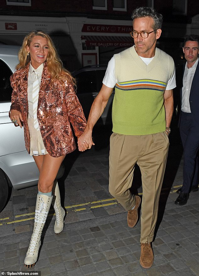 تشارك نجمة مسلسل Gossip Girl، البالغة من العمر 36 عامًا، حاليًا في جولة صحفية للترويج لفيلم مقتبس من رواية كولين هوفر التي تحمل نفس الاسم، بينما كان رايان يروج لفيلم Deadpool & Wolverine