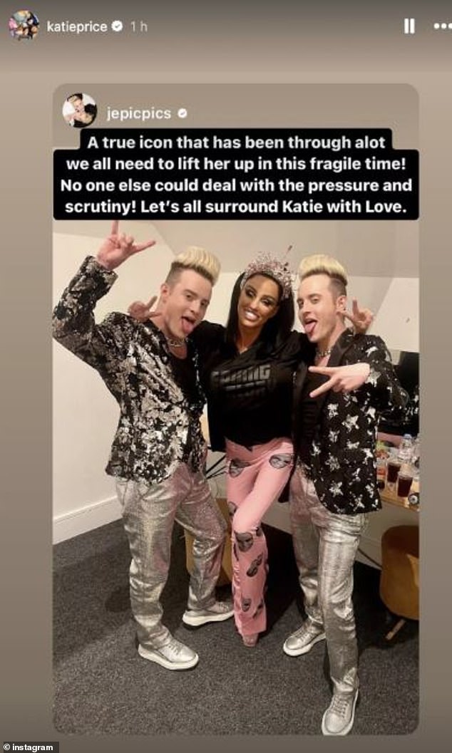 هرع نجوم برنامج X Factor للدفاع عن صديقهم ونشروا بعض الصور للثلاثي معًا، بالإضافة إلى فقرة نصية