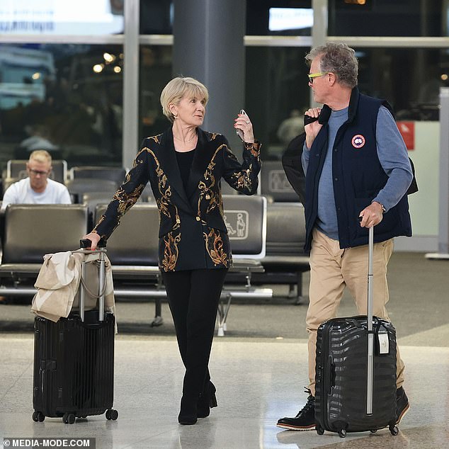 بدت السيدة بيشوب أنيقة للغاية أثناء رحلتها