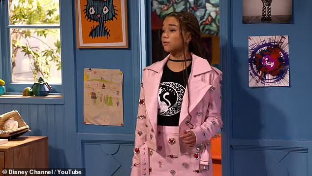 وصفت سيلينا براون، التي أصبحت بطلة العرض الجديدة، بأنها 