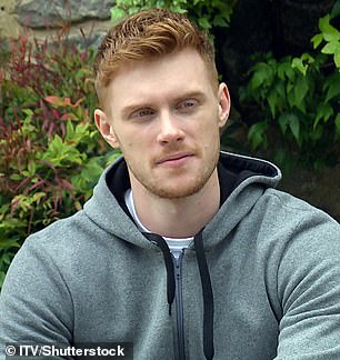 وماكس في دور لوك بوسنر