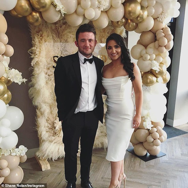 تزوج شين جونيور، 35 عامًا، من ماددي، 30 عامًا، في عام 2022 بعد أن كانا على علاقة لمدة ست سنوات. ومع ذلك، انفصل الزوجان بعد عام واحد وسط مزاعم بأنه كان خائنًا لها.