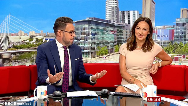 خلال حلقة حديثة من برنامج الدردشة على قناة BBC، لجأ المعجبون المنزعجون إلى موقع X، المعروف سابقًا باسم Twitter، للتعبير عن غضبهم من مهارات سالي، 53 عامًا، وجون، 54 عامًا، في التقديم.