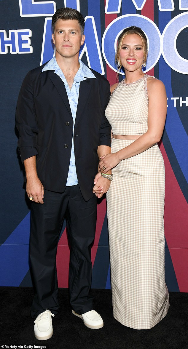 كولين وزوجته سكارليت جوهانسون في صورة في يوليو