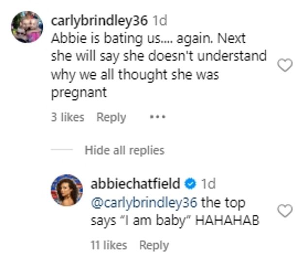 لكن العديد من معجبيها ركزوا فقط على شيء واحد - القميص الأصفر اللامع الذي كانت ترتديه والذي كتب عليه 