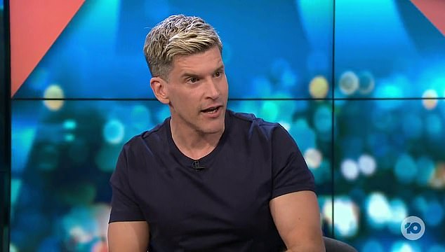 تحدث أوشر جونسبيرج، مقدم برنامج البكالوريوس، بشكل متكرر عن صراعاته مع الصحة العقلية بعد معاناته من القلق واضطراب الوسواس القهري