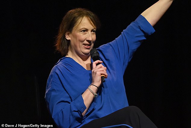 كشفت الممثلة الكوميدية ميراندا هارت أنها كانت تعاني من مرض مزمن لم يتم الكشف عن اسمه لمدة ثلاث سنوات، مما ساهم في زيادة وزنها.