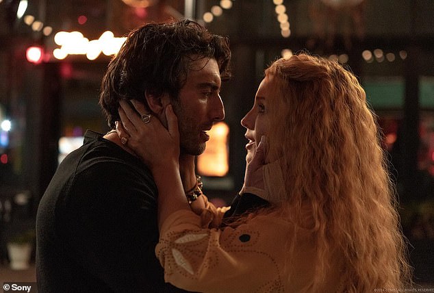 اختارت الأم لأربعة أطفال، المتزوجة من رايان رينولدز، التركيز على زملائها الآخرين وعائلتها