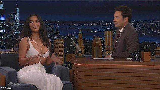 خلال ظهورها التلفزيوني، كشفت كيم أن أطفالها يحاولون ترتيب مواعيد لها لكنها ليست مستعدة