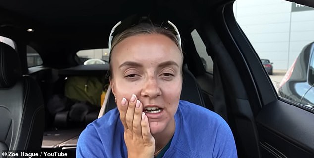 قالت مدونة الفيديو، البالغة من العمر 28 عامًا، لمتابعيها إنها قضت 