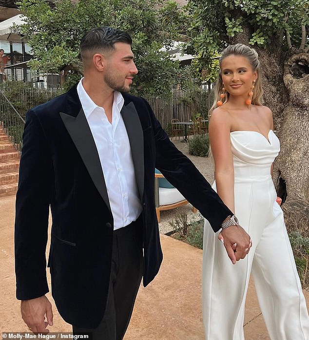 يقال إن الزوجين 