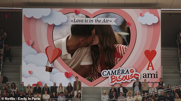 انتشر مقطع فيديو على TikTok يكشف عن الحياة العاطفية الفوضوية للغاية لإميلي، وتم بث انفصالها عن ألفي للعالم، مما أدى إلى وقوع الأمريكية في مشكلة كبيرة