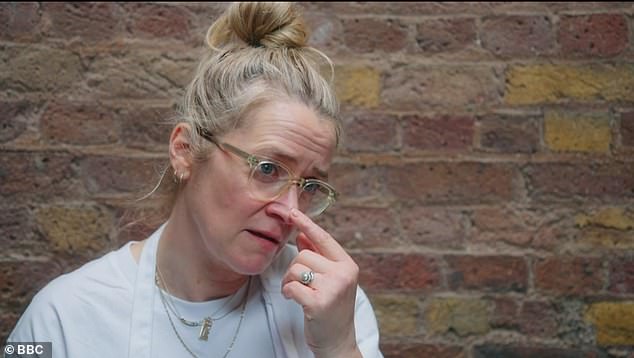 لكن إيديث بومان فشلت في تقديم طبق الكارباسيو الخاص بها، وشعر البعض أن طبق الباذنجان والبارميزان الذي قدمته 