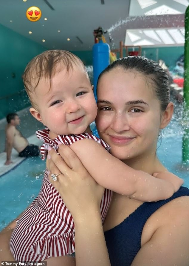 يقال إن مولي ماي المدمرة تضع 