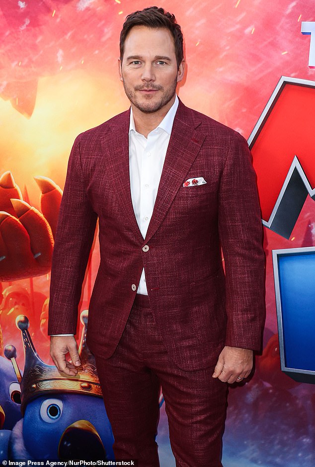 في تعليقه، كتب برات، 45 عامًا، ملاحظة مخصصة لطفله الأكبر: 