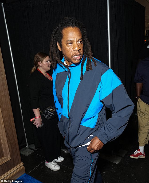 بعد افتتاحه لمتجر مؤقت في Fanatics Fest هذا الأسبوع، سيعمل Jay-Z وفريقه على إعادة إطلاق النادي في موقع دائم في وقت ما من العام المقبل