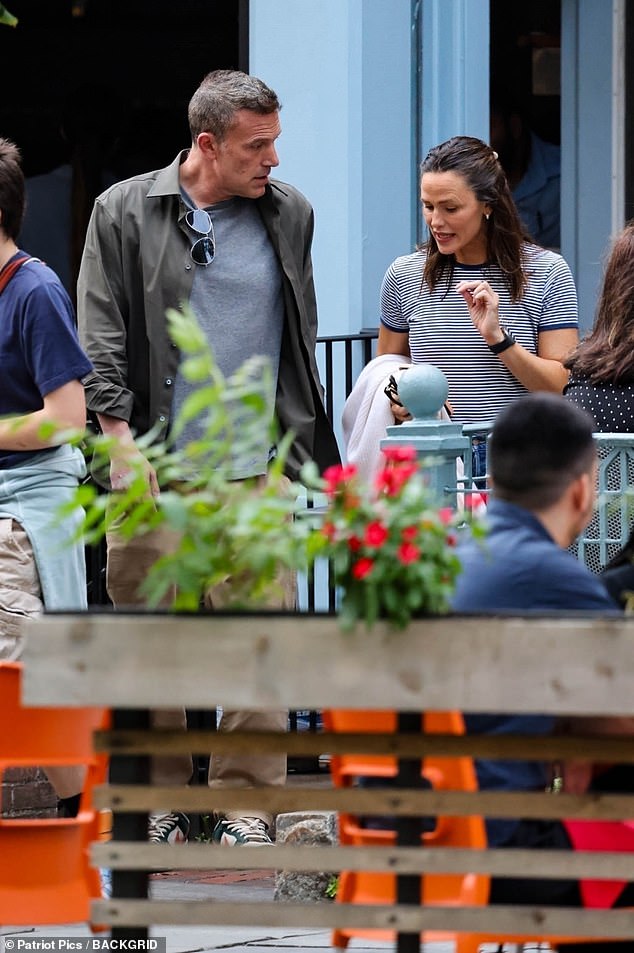 كان أفليك وغارنر متزوجين سابقًا من عام 2005 إلى عام 2018