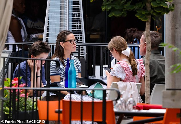 لقد استمتعوا بالعشاء في الهواء الطلق