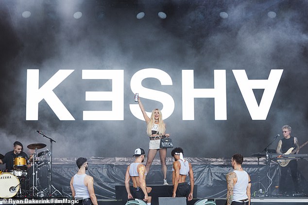 من المقرر أن تستخدم كيشا أنابيب الميزو سوبرانو الخاصة بها في عرض مدته ساعة هذا السبت في مهرجان HERA HSBC، الذي يقام في Autódromo Hermanos Rodríguez في مدينة مكسيكو